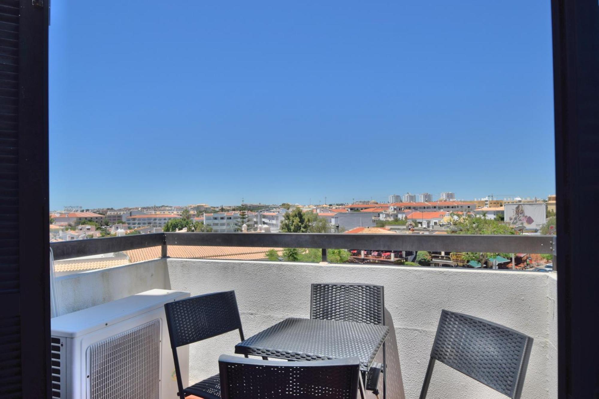Apartment Beguest Oura Vilanova
