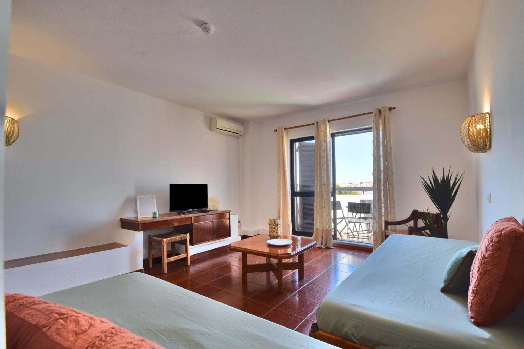 Beguest Oura Vilanova
