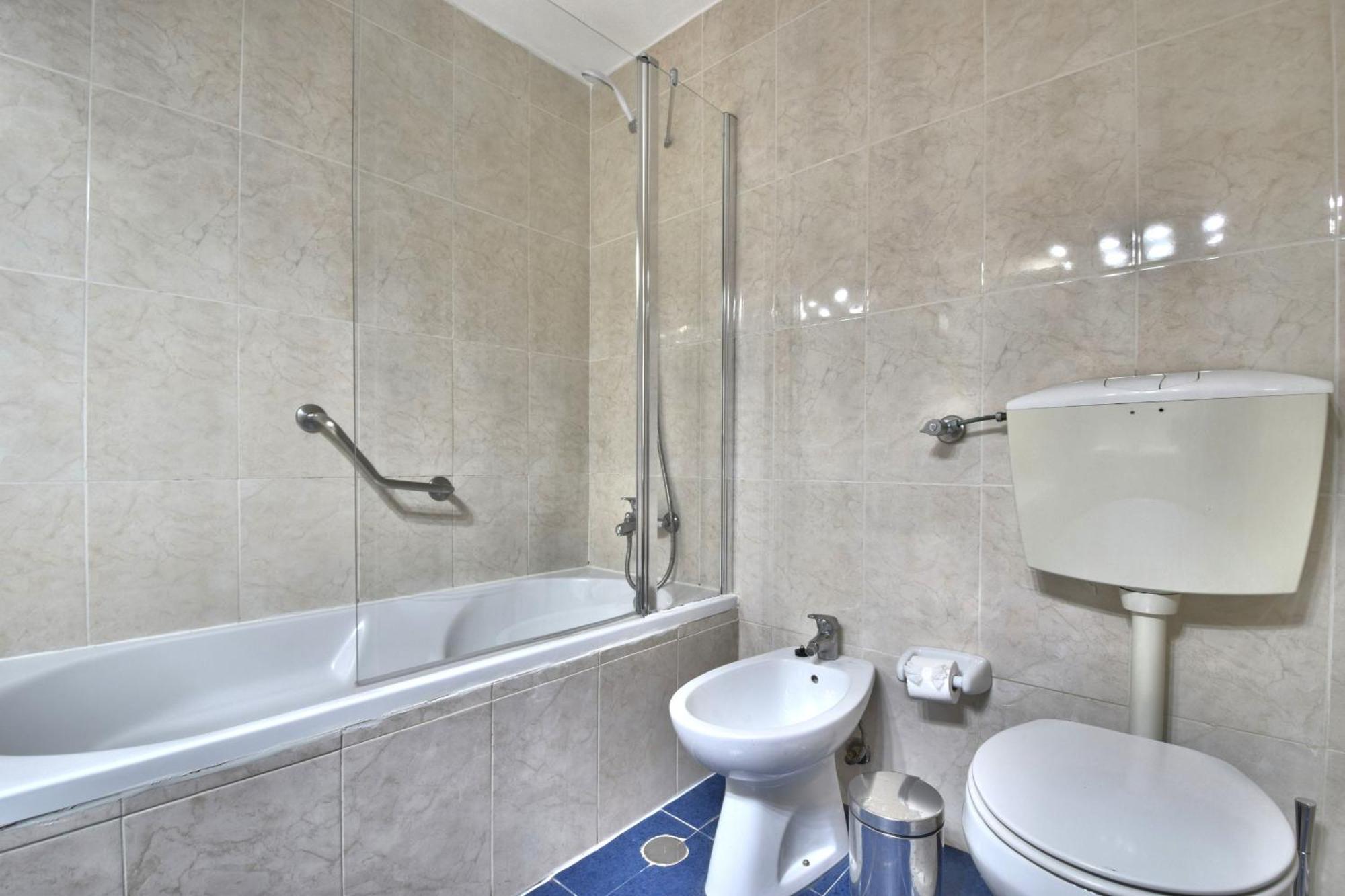 Beguest Oura Vilanova